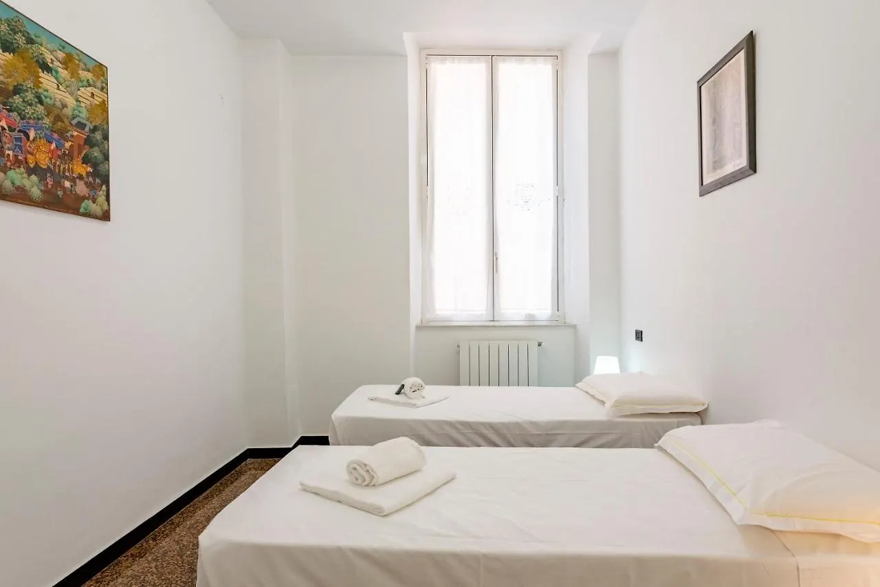 Sunny Flat Next To The Prince Palace Genoa Italy